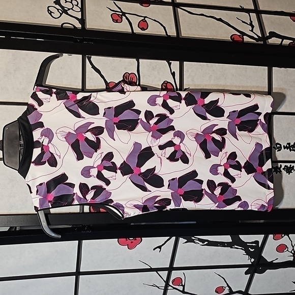 Slazenger Nightfall Plum Floral Golf Top NWT XS - Picture 6 of 6